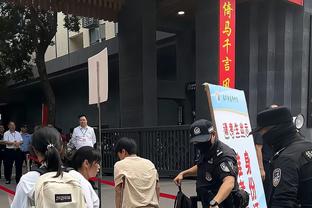 内维尔：曼联怕得要死 怕马夏尔在其他地方发挥出那一丁点天赋